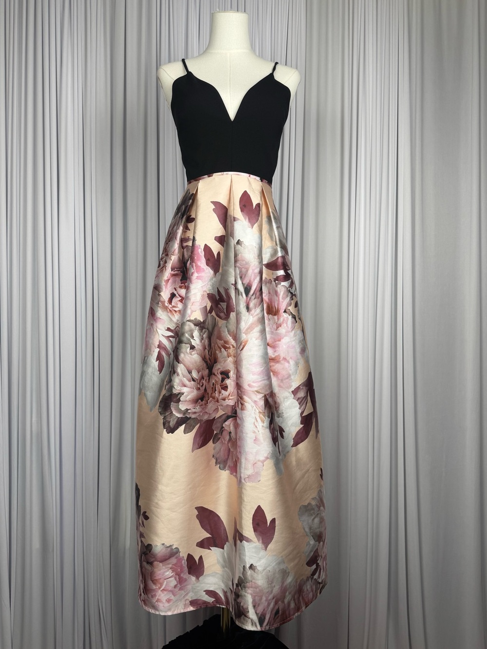 Sweet Storm Black & Blush Floral Spaghetti Strap Formal Maxi Gown Small